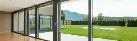 Puerta En Aluminio - Corredizas Con Terminales en Acero